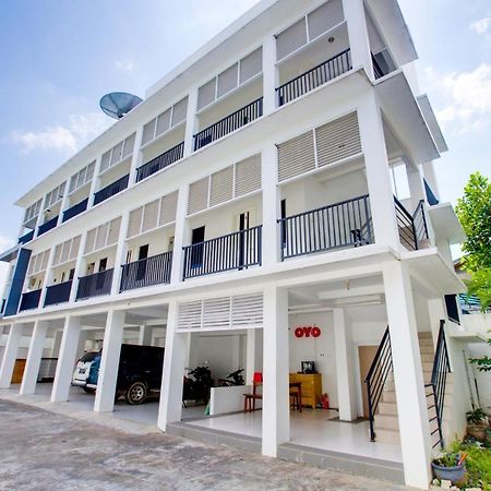 Oyo 3279 Joy Residence Samarinda Buitenkant foto